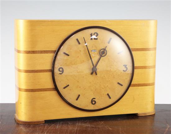 A Metamec electric mantel timepiece, 8.25in.